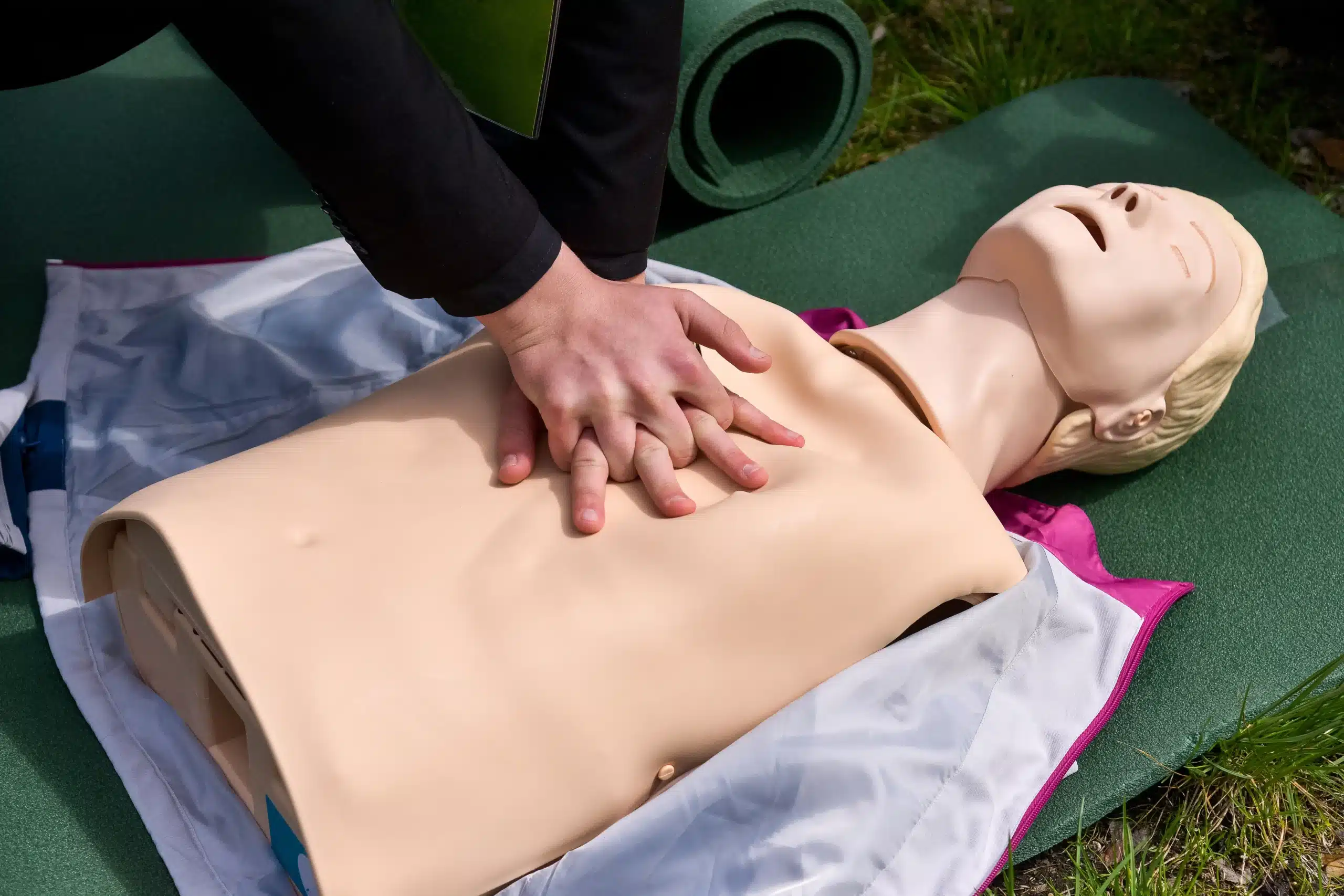 CPR & First Aid Classes in Sacramento: Your Guide